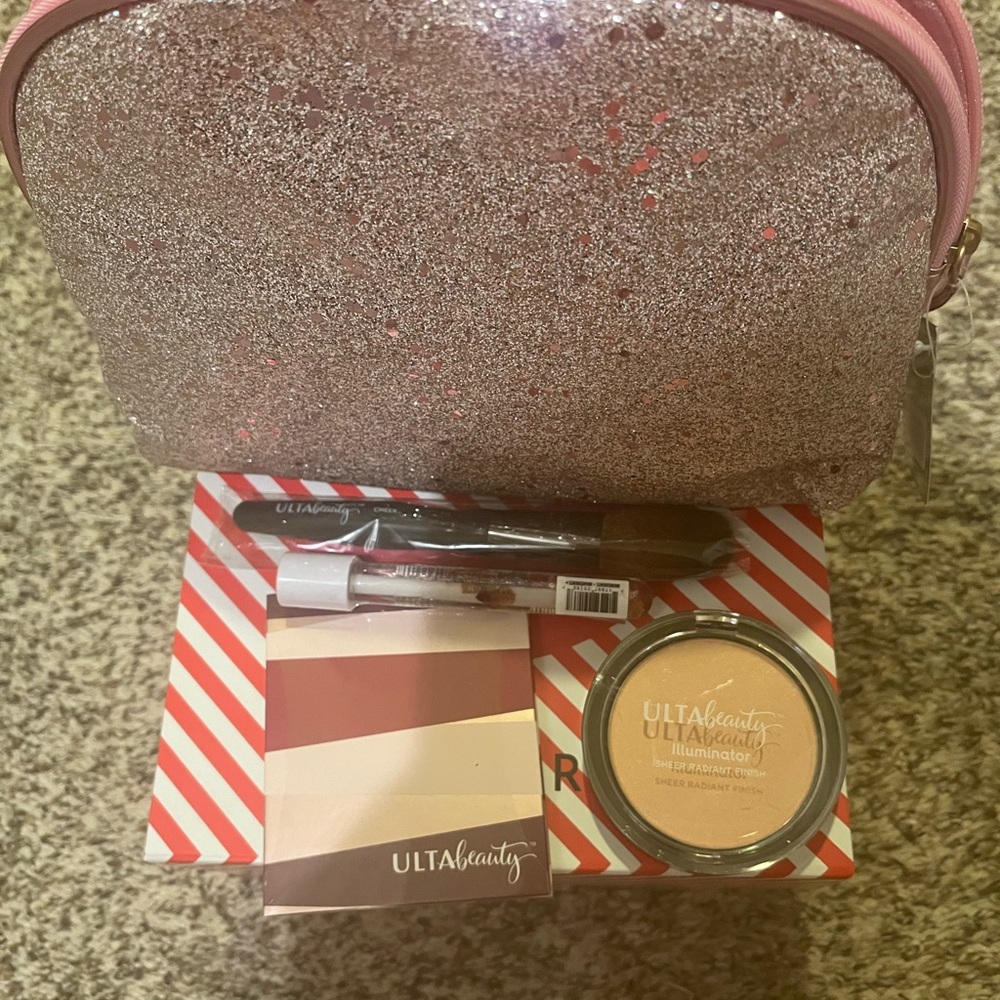 Ulta make up bundle - Picture 2 of 3
